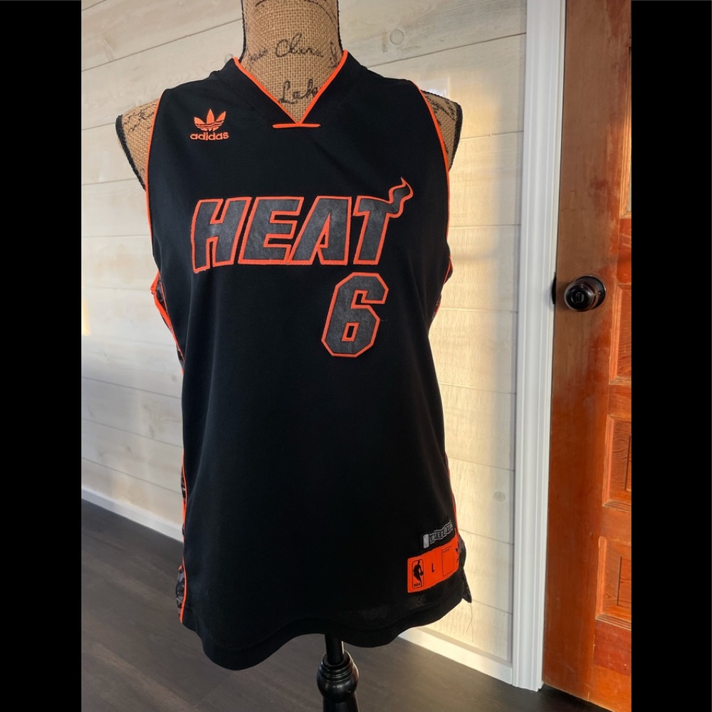 Adidas NBA LeBron James Miami Heat Limited Edition youth large black jersey